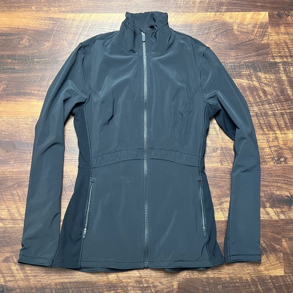 lululemon athletica Jackets & Blazers - EUC Lululemon Round Trip Jacket in BLACK Size 8 Rare Full Zip Women's